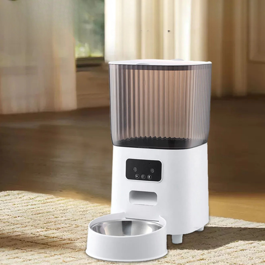 Distributeur automatique de croquettes pour chat ProPet sur tapis