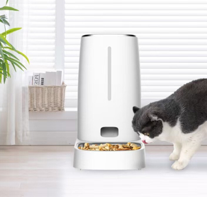 Distributeur de croquette pour chat PetSmart chatou deguiste