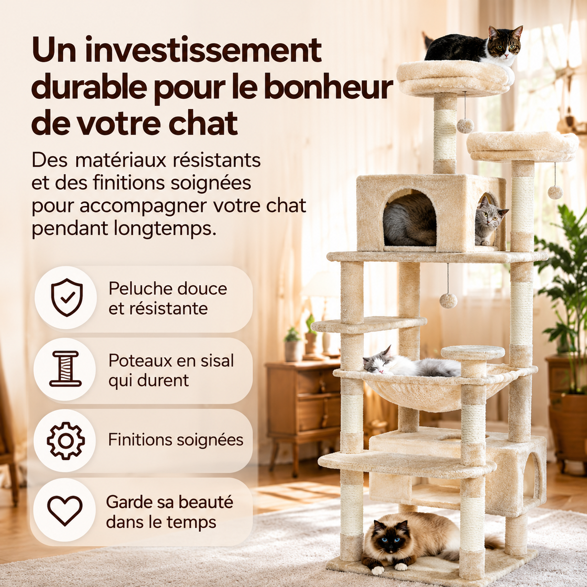 Arbre à chat beige Bois Robuste™ avec niches, hamac et perchoirs, présenté dans un salon lumineux.