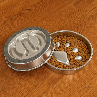 Gamelle anti glouton chat sur plancher dans un salon